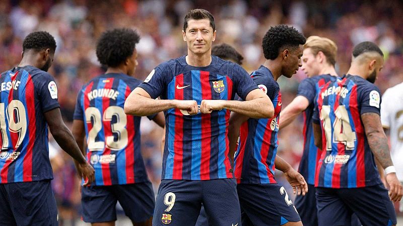 Lewandowski y Memphis alzan al Barça al liderato provisional de la Liga