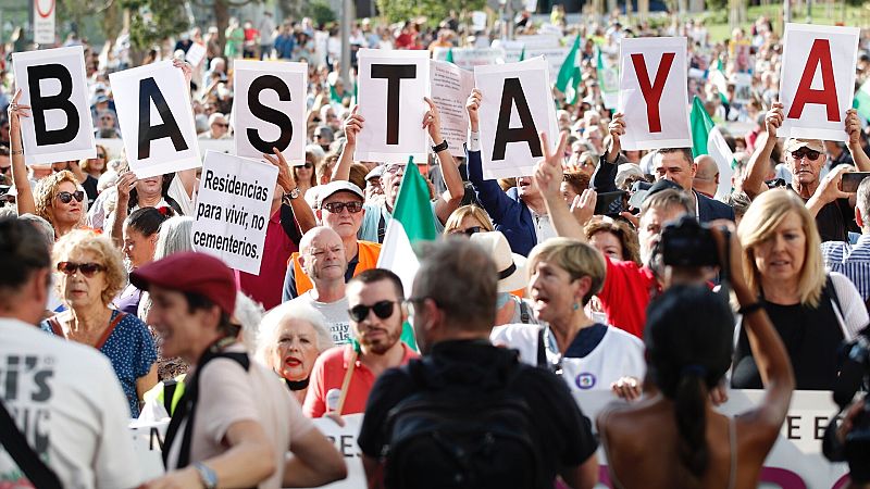 Unas 1.500 personas piden en Madrid un cambio en el modelo de residencias
