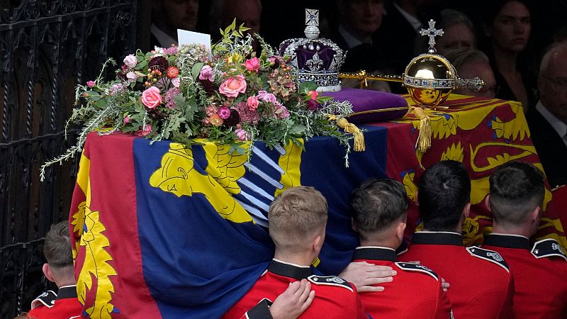 Los británicos y líderes de todo el mundo despiden a Isabel II y honran su "sentido del deber" en un funeral para la historia