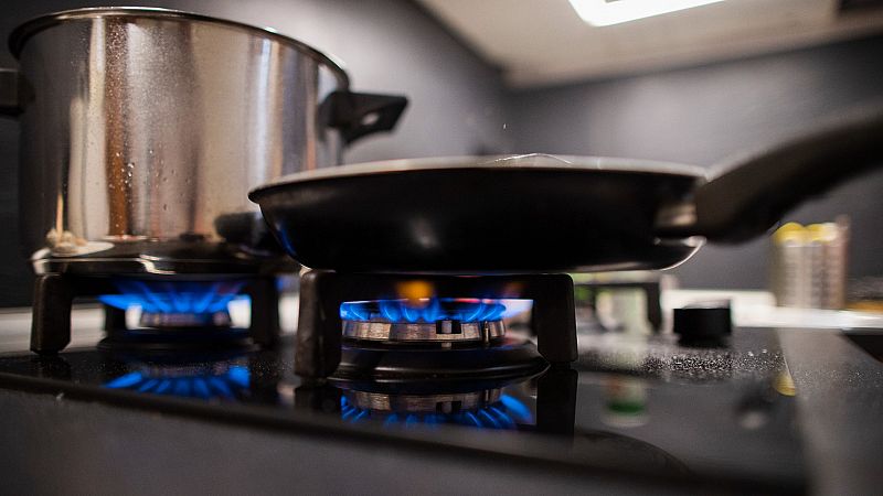 El Gobierno rebaja el IVA del gas al 5 % hasta el 31 de diciembre y no descarta ampliarlo todo el invierno