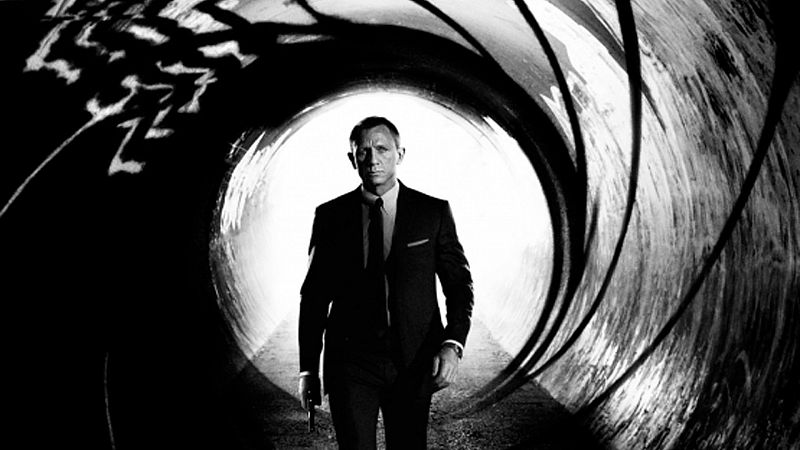 El nuevo James Bond llega cargado de polémica: ¿Puede un actor gay interpretar a 007?