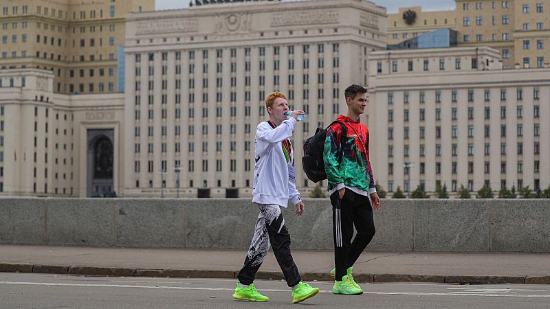 La juventud rusa que se manifiesta contra la movilización de Putin: "Mejor la cárcel que combatir en la guerra"
