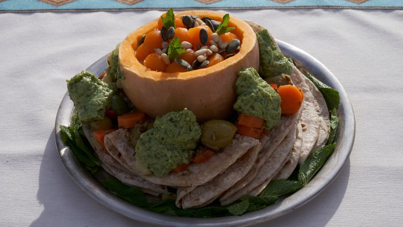 Receta de calabaza alejandrina, moretum, torta de espelta y aceitunas ali�adas