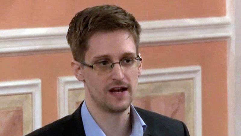 Putin concede la ciudadanía rusa al exanalista de la CIA Edward Snowden