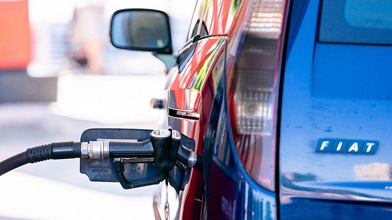 Gasolina y diésel siguen cayendo y se sitúan por debajo de los niveles anteriores a la bonificación