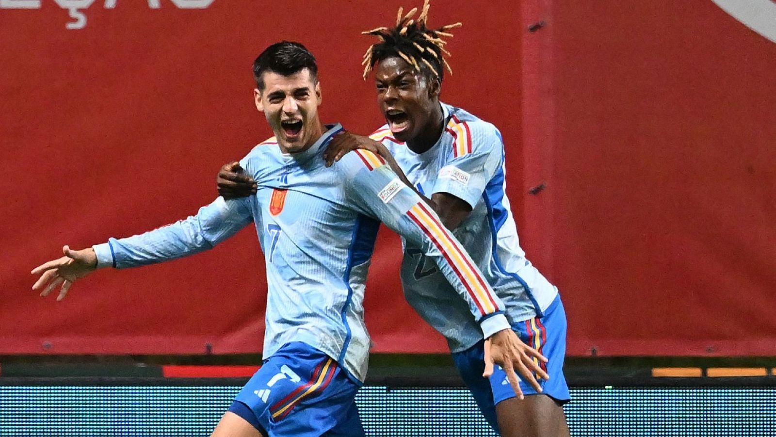 Nico Williams y Unai Simón, claves en la victoria de España | Ver