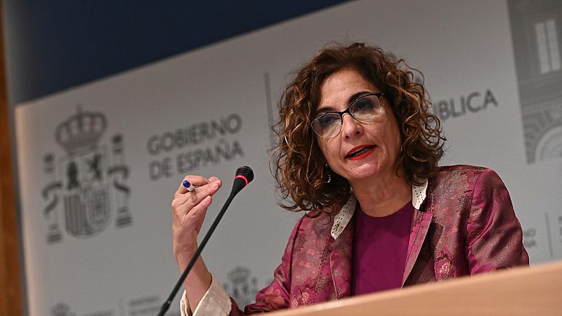 El Gobierno anuncia beneficios fiscales para las rentas bajas y autónomos, subida para altas e impuesto a grandes fortunas