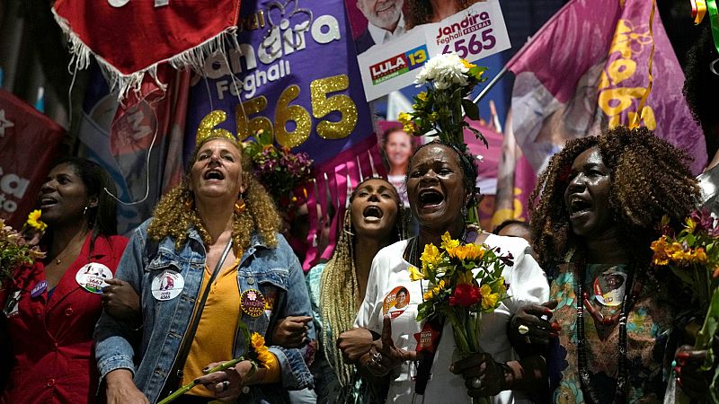 Las mujeres brasileñas que plantan cara a Bolsonaro: "Su llegada al poder despertó la conciencia feminista"