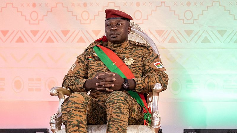 El depuesto presidente de Burkina Faso pide a los golpistas "entrar en razón para evitar guerra"