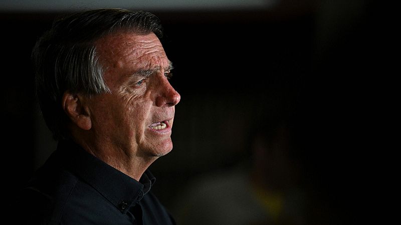 Bolsonaro dice que hay "voluntad de cambio", pero confía en la segunda vuelta