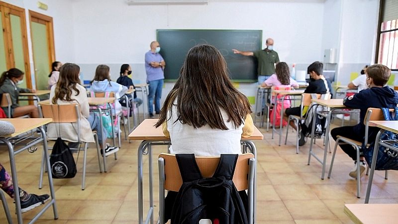 El 27,7% de los jóvenes españoles solo tiene estudios básicos, el doble de la media de los países de la OCDE