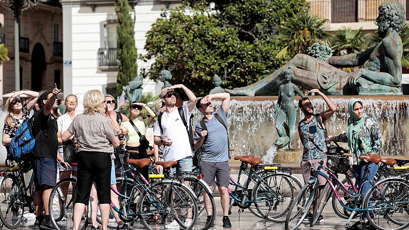 España recibió en agosto 8,8 millones de turistas internacionales y suma 15 meses al alza