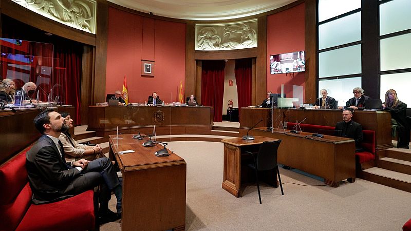 El TSJC mantiene el juicio a Torrent por desobediencia contra el criterio de la Fiscalía y las defensas