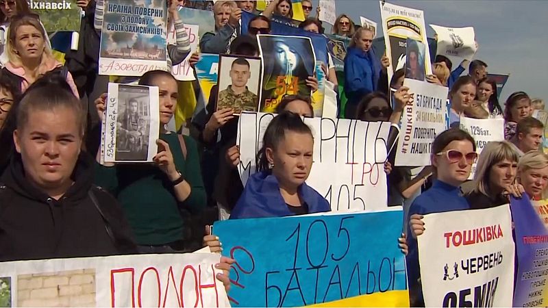 Las mujeres de los soldados desaparecidos se manifiestan en Dnipro contra el Gobierno: "Nadie nos informa de nada"