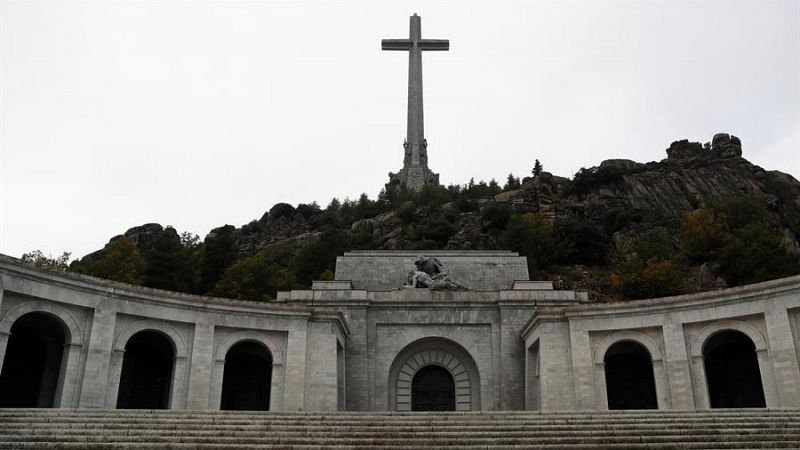 Bolaños avanza que se iniciará la exhumación de Primo de Rivera cuando entre en vigor la Ley de Memoria