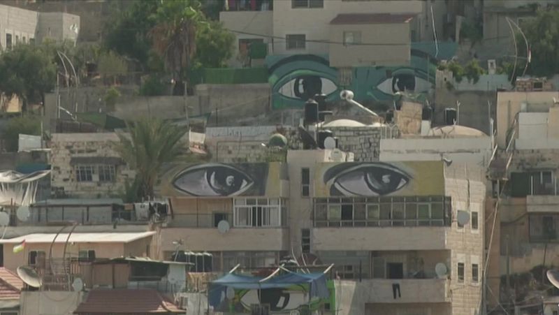 Artistas palestinas pintan murales contra los desahucios: "Queremos que se sepa lo que supone la ocupación israelí"