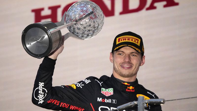 Verstappen gana en Suzuka y revalida el título de campeón mundial de F1