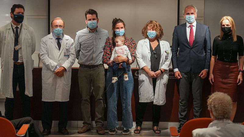 Una niña española de 13 meses, la primera del mundo en recibir un trasplante de intestino en asistolia