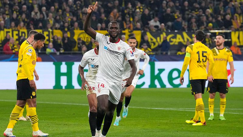 El empate del Sevilla en casa del Dortmund sirve para la moral pero le aleja de la Champions