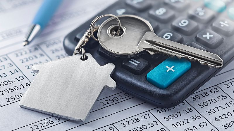 Calviño da la bienvenida a la propuesta de la banca de congelar un año las cuotas hipotecarias