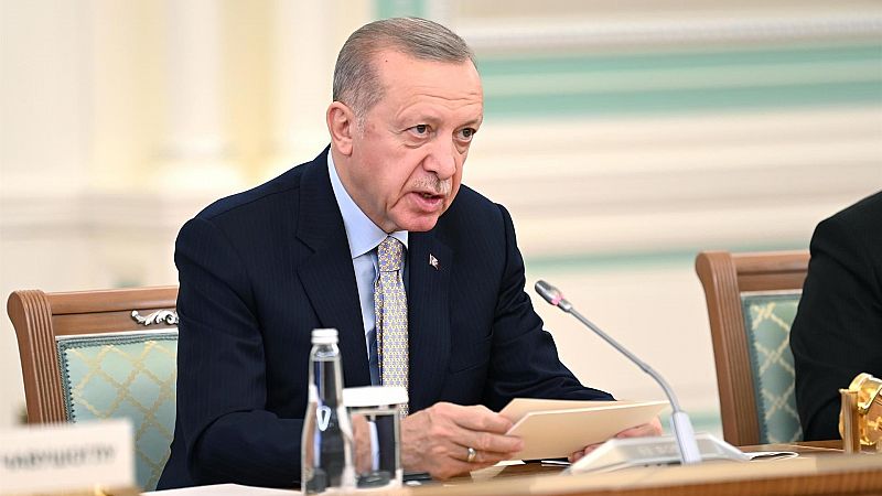 Turquía aprueba una ley que castiga con penas de cárcel la difusión de "información falsa" en internet