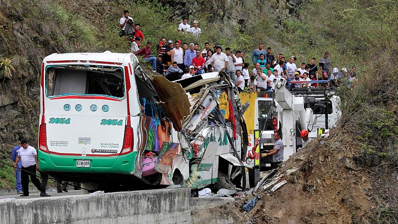 Al menos 20 muertos en un accidente de autobús en el suroeste de Colombia