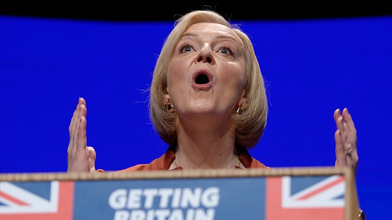 Un primer diputado 'tory' pide públicamente la renuncia de Liz Truss