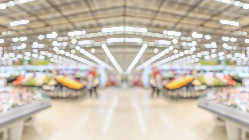 Declaran improcedente el despido a un gerente de un supermercado por llevarse comida que iban a tirar