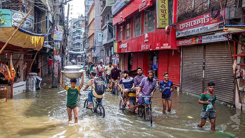Un ciclón en Bangladesh causa al menos 24 muertos y obliga a evacuar a más de 600.000 personas