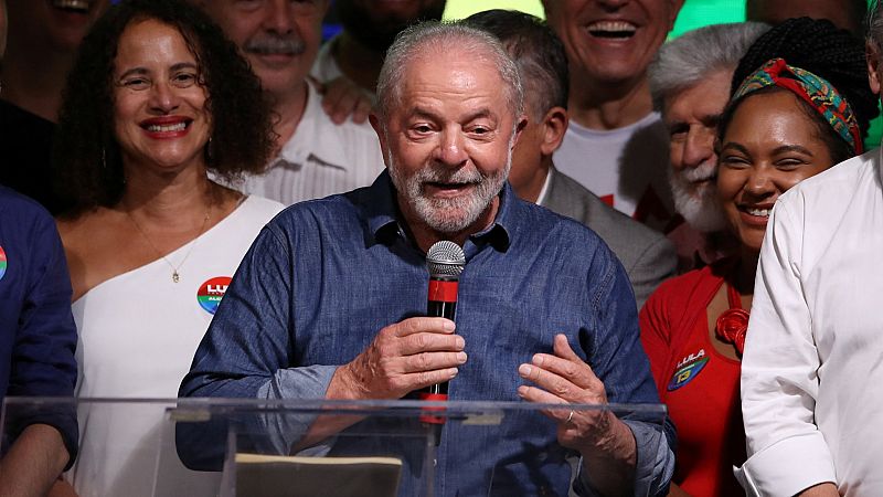 Lula celebra su victoria con una promesa de unidad y pide "bajar las armas": "Intentaron enterrarme vivo y aquí estoy"