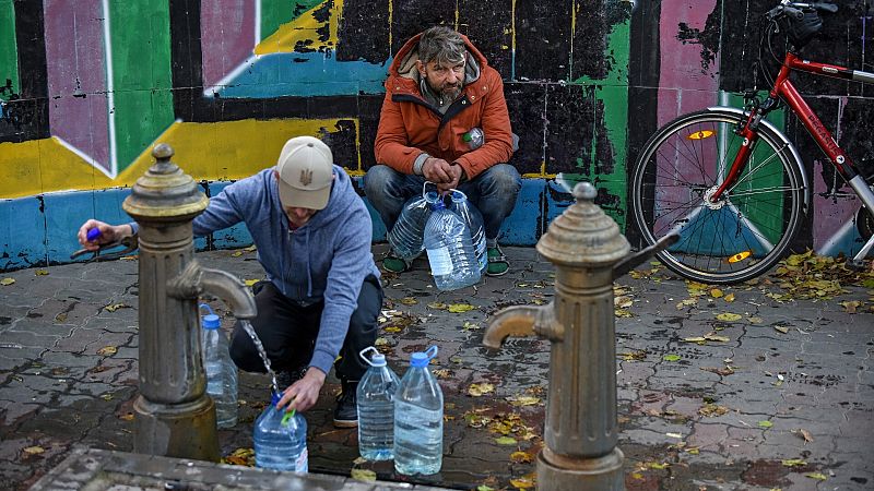 Kiev recupera el suministro de agua y electricidad tras los bombardeos rusos de este lunes