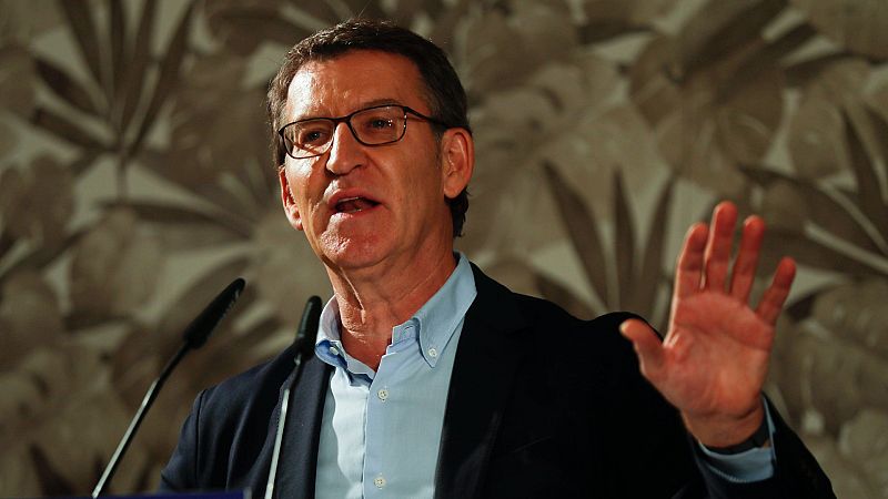 Feijóo pide recuperar la deducción por vivienda y que la banca ayude a rentas medias y bajas a pagar las hipotecas