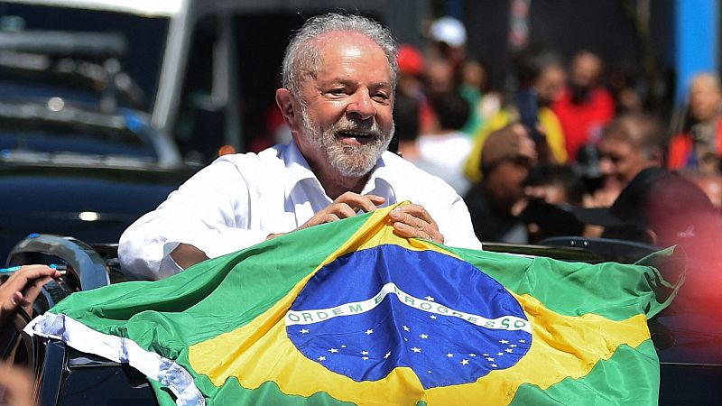 Los equipos de Lula y Bolsonaro inician la transición de Gobierno tras la victoria del líder progresista en Brasil