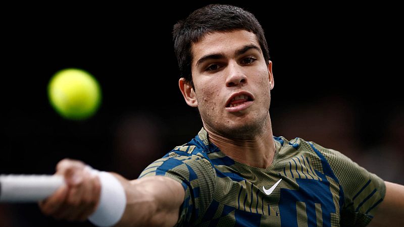 Carlos Alcaraz se retira del Masters de París con problemas físicos