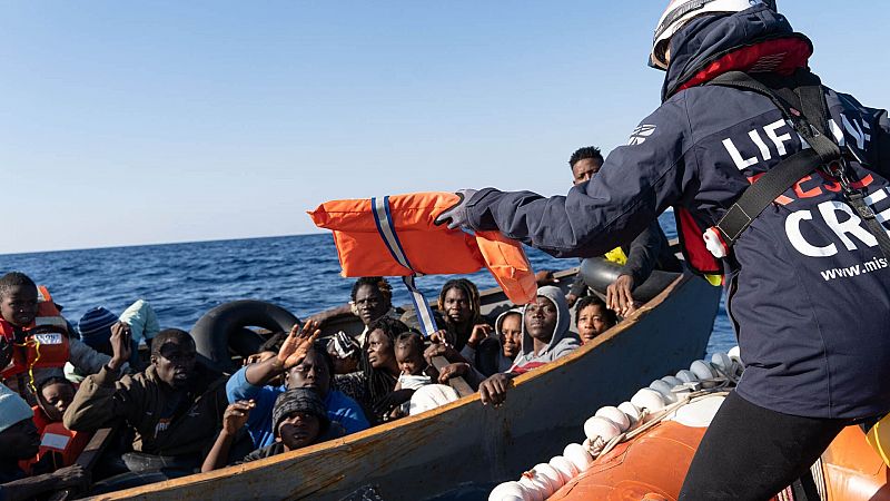 Italia acepta acoger solo a los migrantes vulnerables y necesitados de los barcos de las ONG