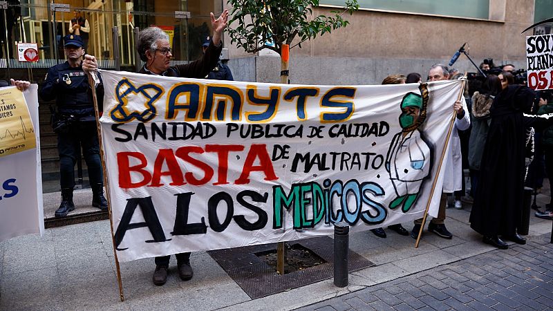 Primer día de huelga indefinida en Madrid por el "caos" de las urgencias: "Ahonda en el maltrato de la sanidad pública"