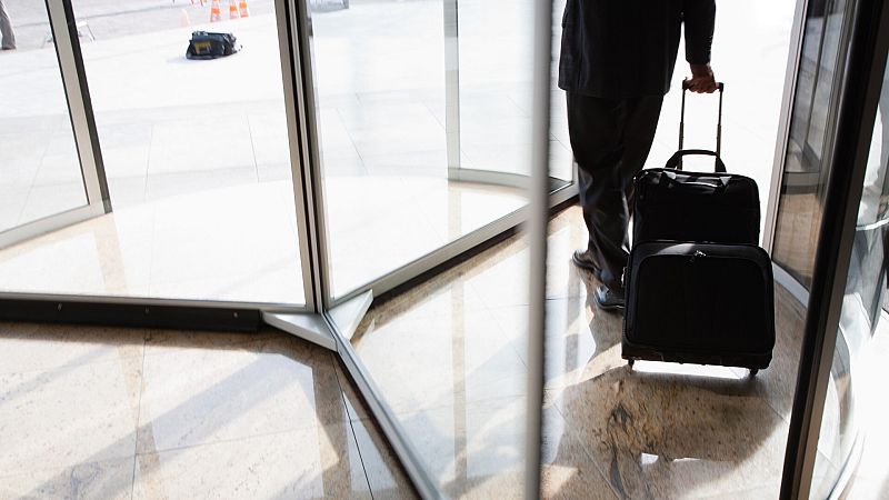 El Gobierno limita las 'puertas giratorias': los altos cargos deberán esperar dos años para pasar al sector privado