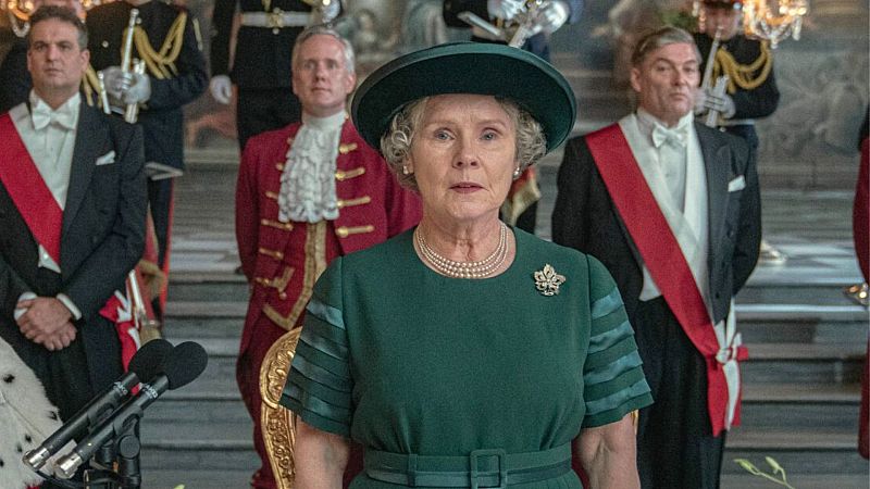 Imelda Stauton, la nueva Isabel II en 'The Crown', que aspira al Globo de Oro