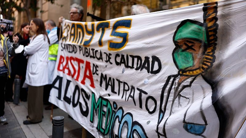 Médicos de familia y pediatras se suman a la huelga de las urgencias en Madrid por la "gravísima sobrecarga"