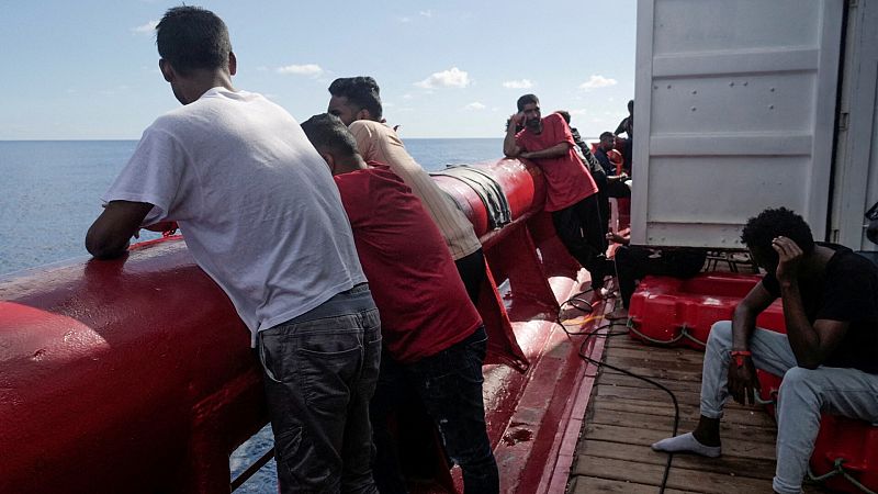 La Comisión Europea pide el desembarco inmediato de 234 migrantes a bordo del Ocean Viking