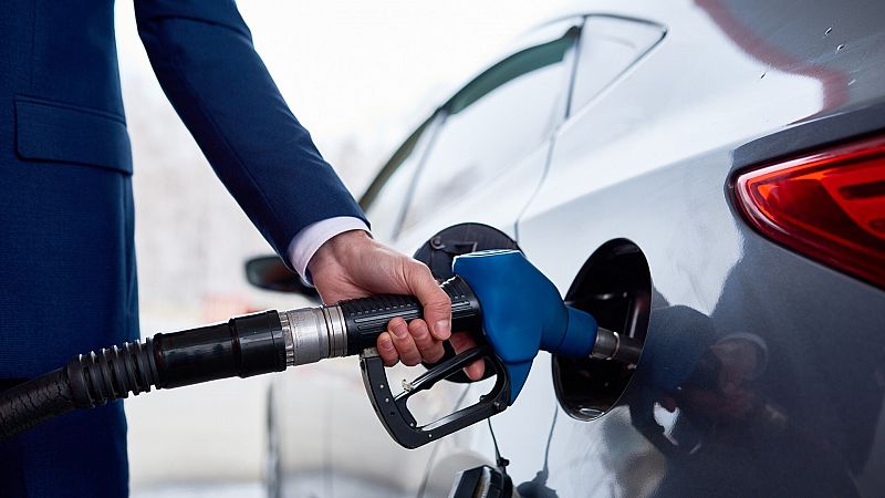 El precio de la gasolina sube un 0,7% esta semana y el del diésel baja un 0,4%