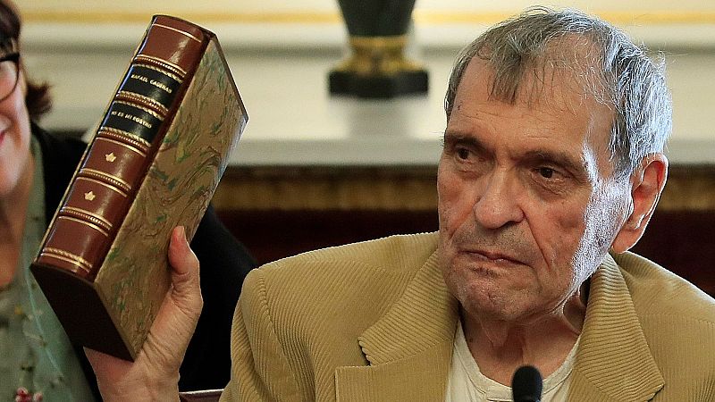'Derrota' y otros poemas imprescindibles de Rafael Cadenas, Premio Cervantes 2022