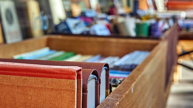 Eladio Argibay, el librero ambulante que llega a las aldeas gallegas