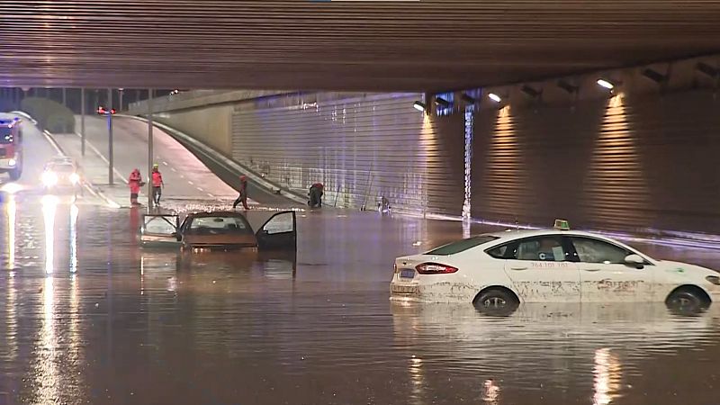 Las fuertes lluvias provocan inundaciones en la Comunidad Valenciana
