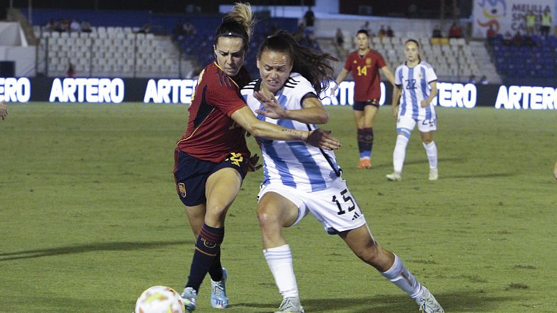 La selección española se pega un festín ante Argentina con un hat-trick de Salma en su debut
