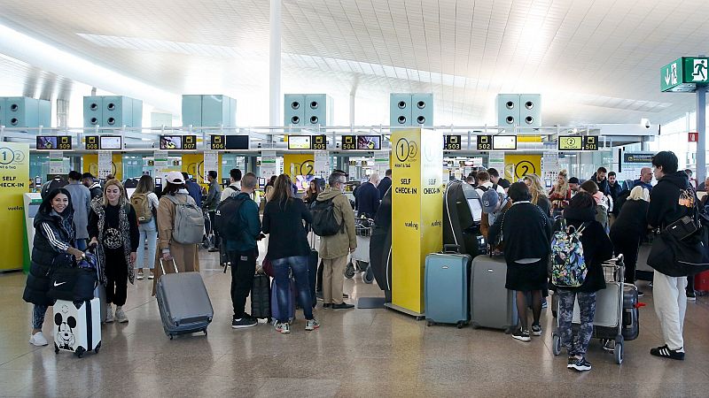 Vueling cancela 64 vuelos este domingo en una nueva jornada de huelga de tripulantes