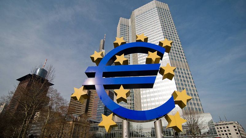 El BCE advierte de que la inflación y los tipos de interés afectarán más a hogares con menos ingresos