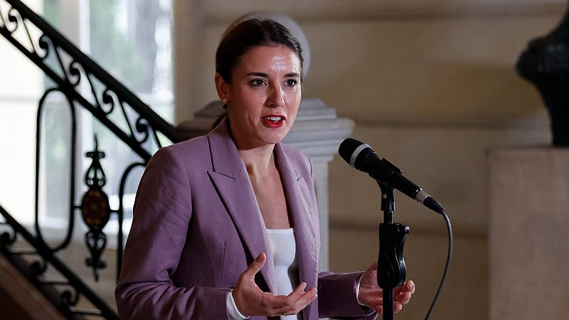 Montero culpa al "machismo" de los jueces que se aplique mal la ley del 'solo sí es sí' y Rosell ve una "barbaridad" modificarla