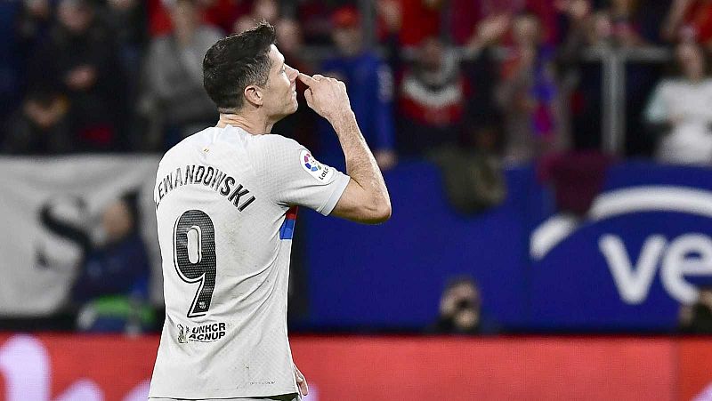 Tres partidos de sanción a Lewandowski y cuatro a Piqué por sus expulsiones ante Osasuna