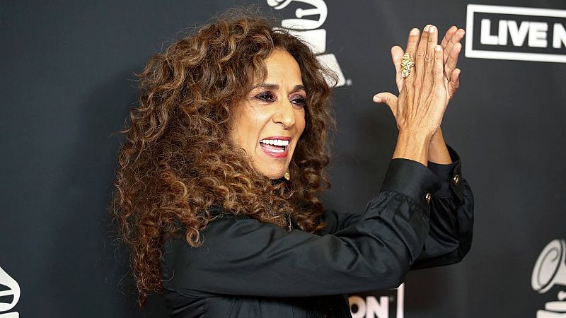 La cantante Rosario Flores brilla en los premios honoríficos de los Grammy Latinos